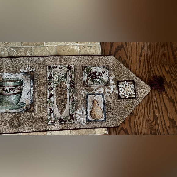 Tapestry Table Runner “Winter Memories” by Rebecca Carter 13 x 72 USA 🇺🇸 made - Picture 7 of 7